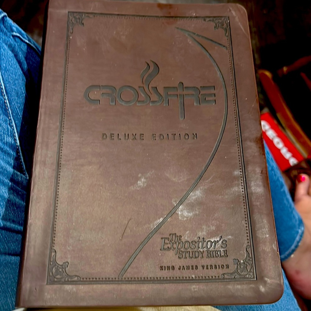 Crossfire Deluxe Edition The expositor’s Study Bible